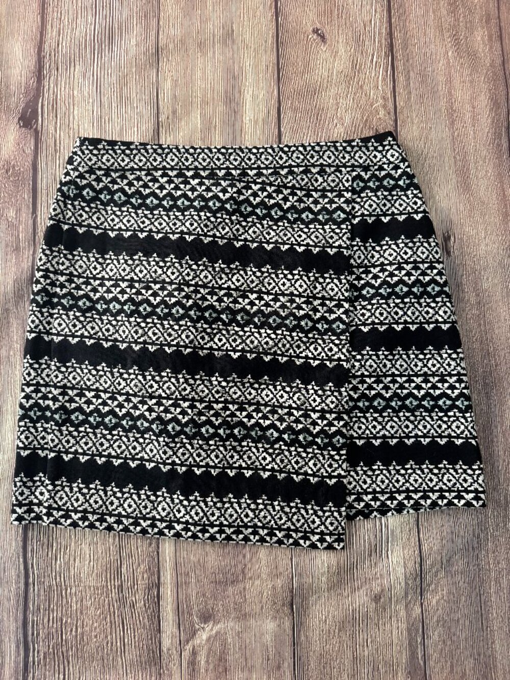 Share LOFT Faux Wrap Black White Blue Geometric Print Skirt Size 8P